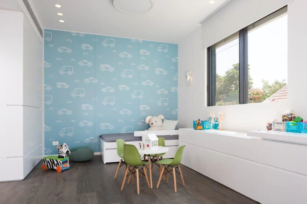 טפט כחול בחדר הילדים