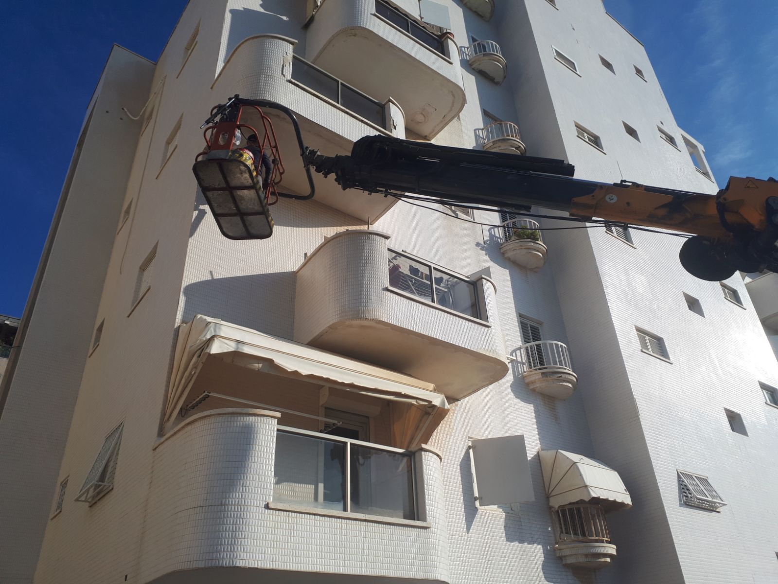 שיפוץ חיצוני בבניין