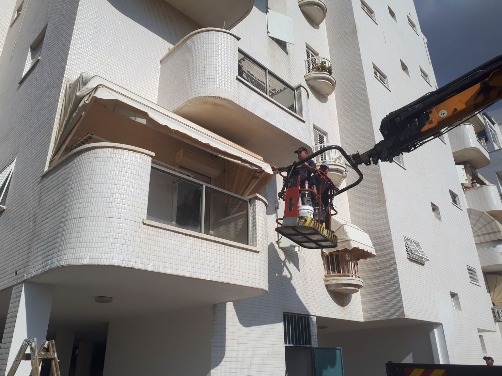 שיפוץ חיצוני בבניין