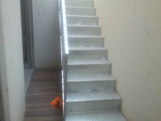 עבודות אלומיניום ומסגרות