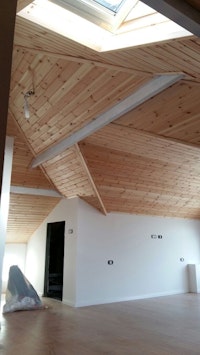 בניית חדר שינה בעליית גג