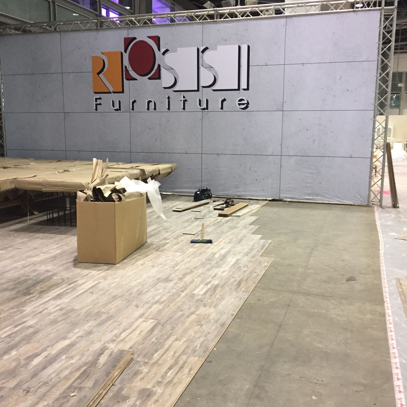 עבודות פרקטים למשרדים ולבתים פרטיים