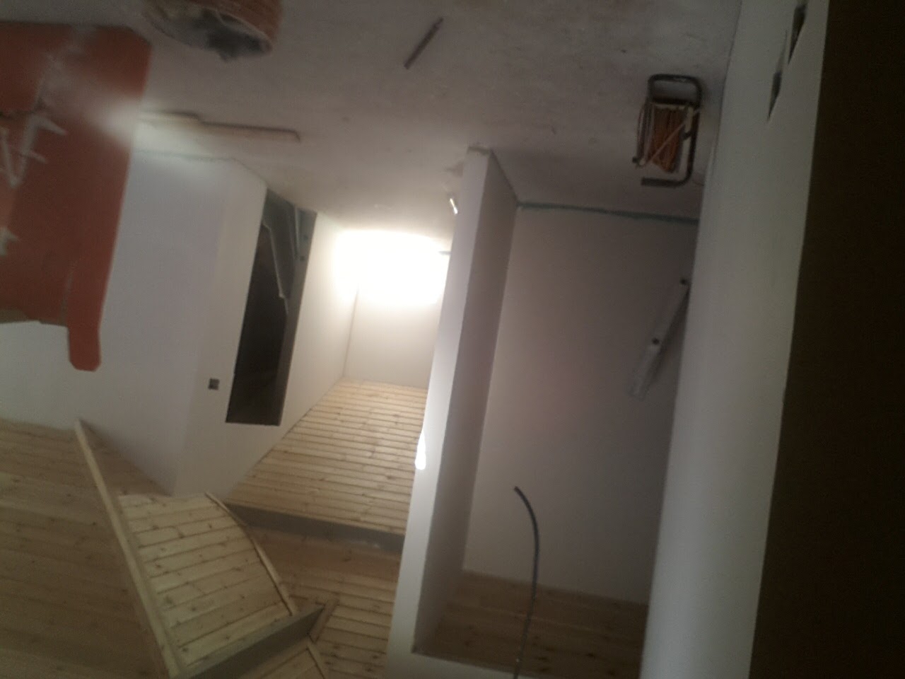 בניית חדר שינה בעליית גג