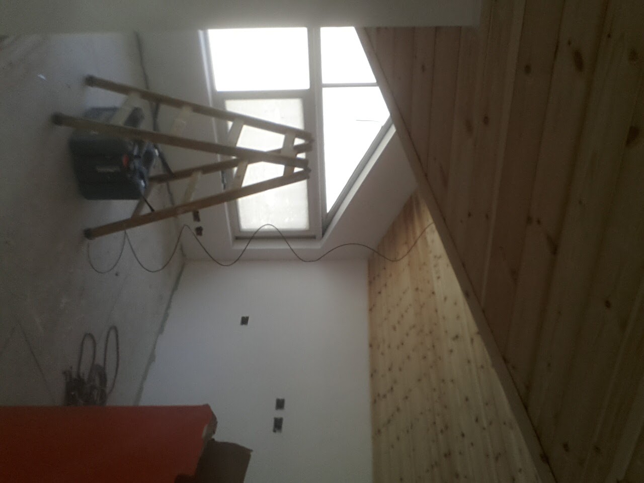 בניית חדר שינה בעליית גג