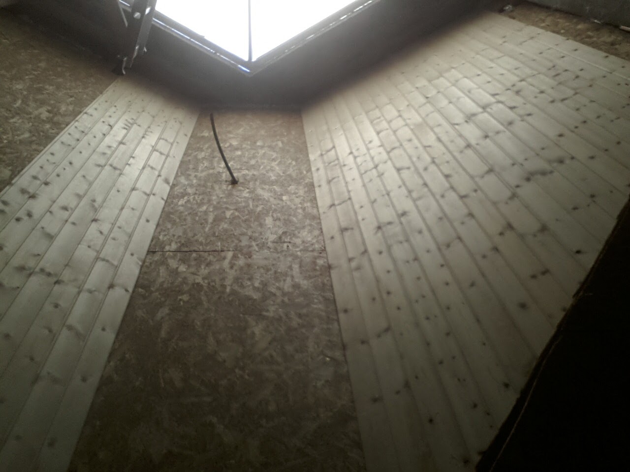 בניית חדר שינה בעליית גג