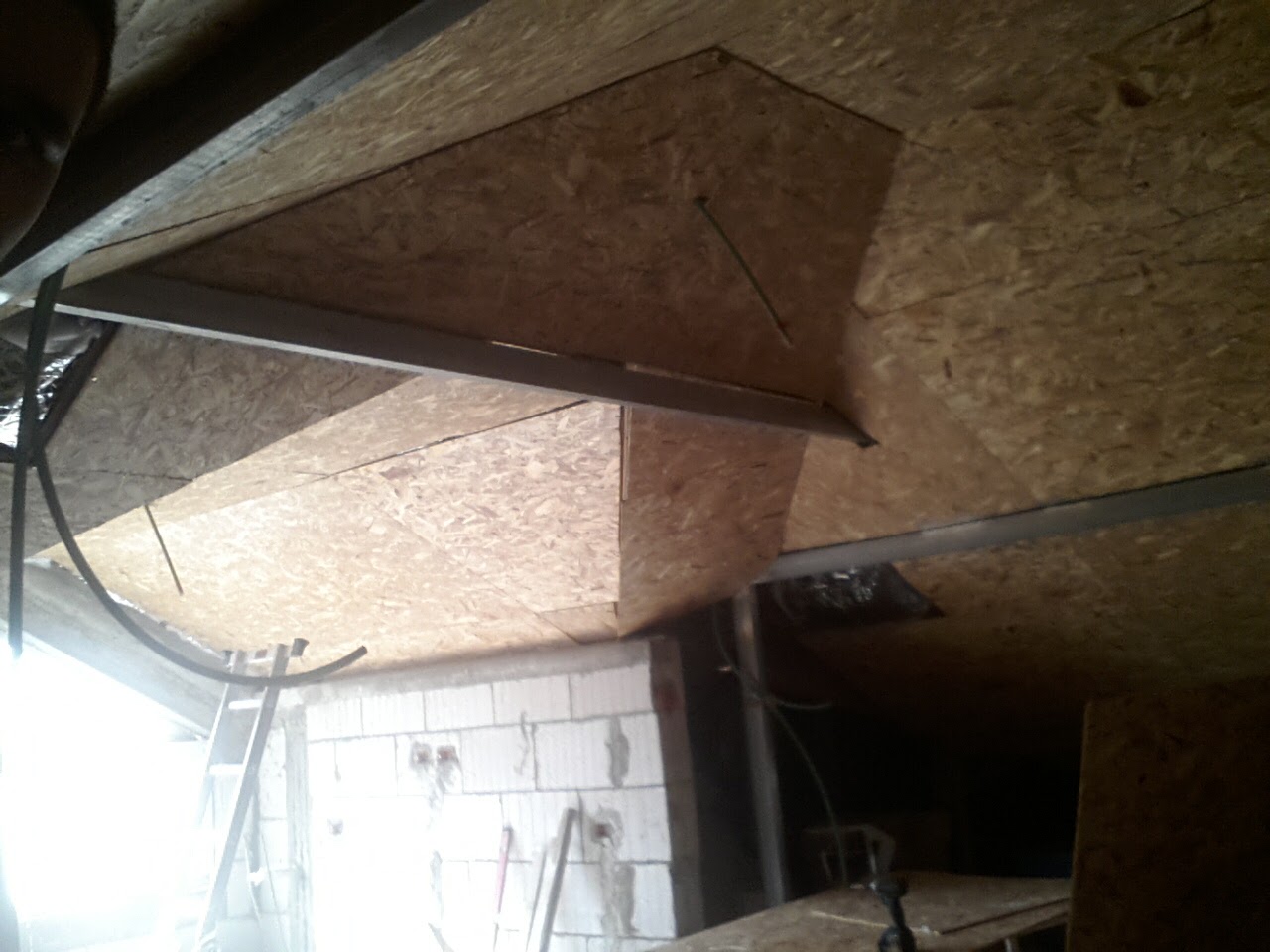 בניית חדר שינה בעליית גג