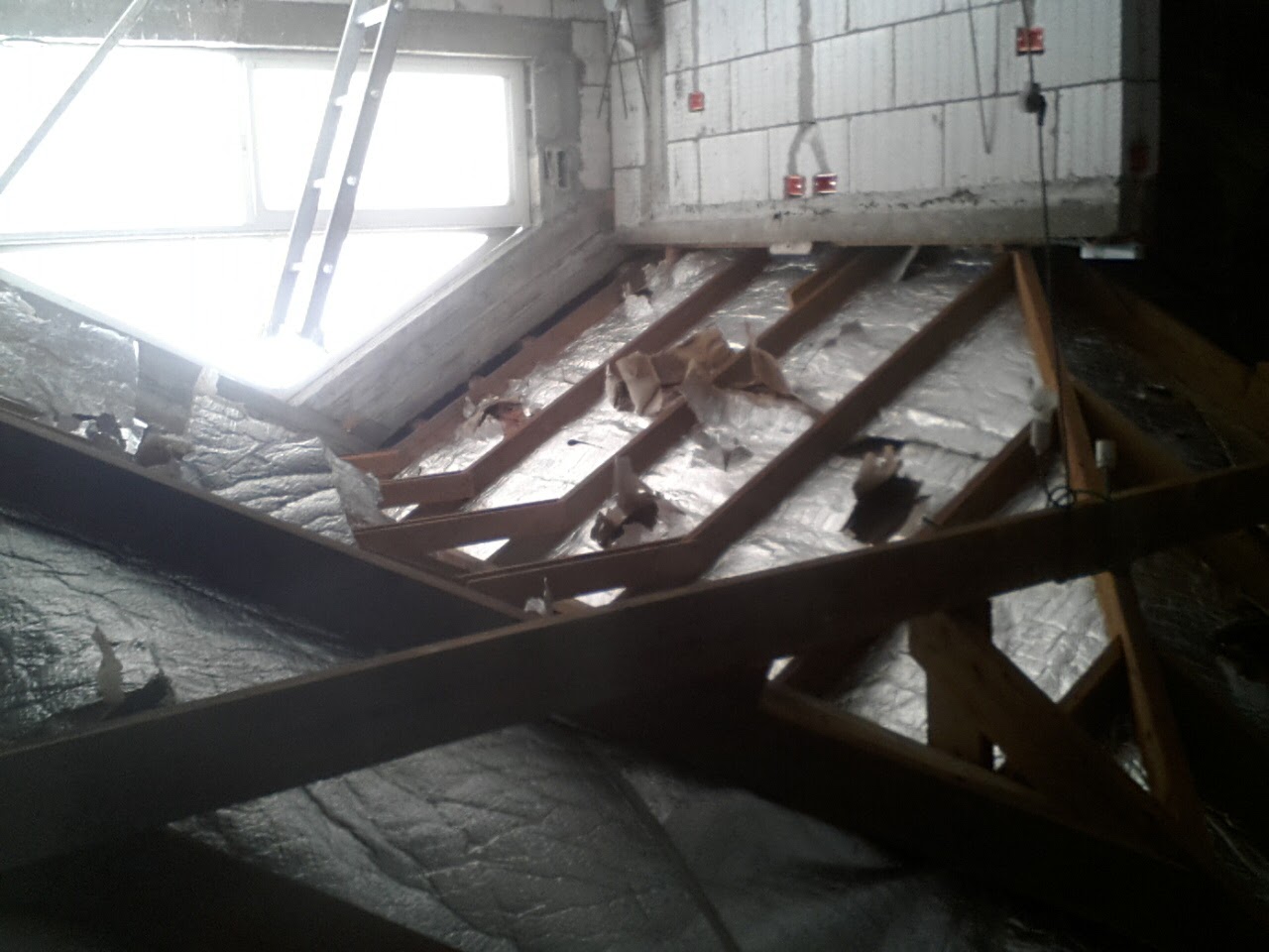 בניית חדר שינה בעליית גג