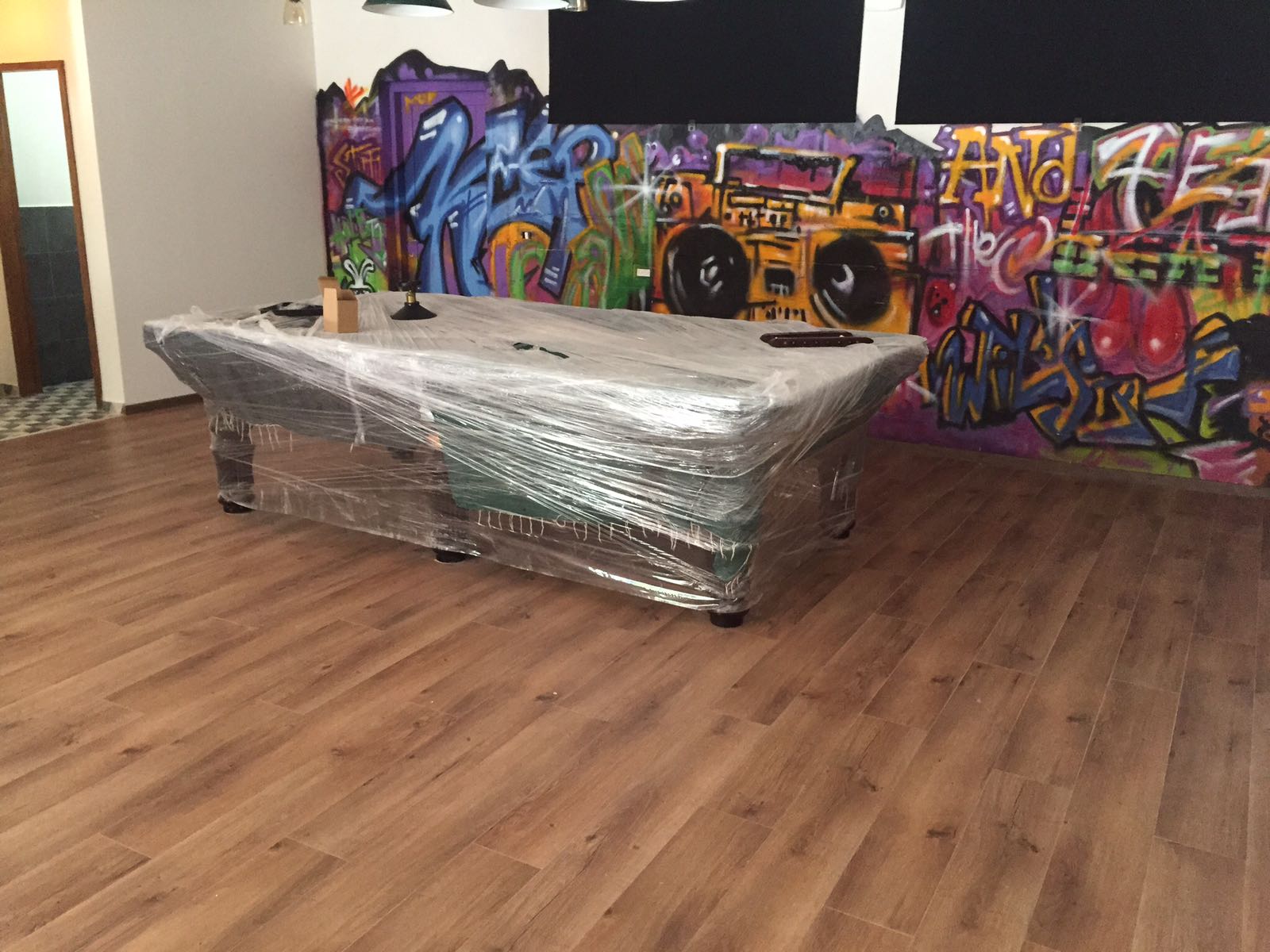 עבודות פרקטים למשרדים ולבתים פרטיים