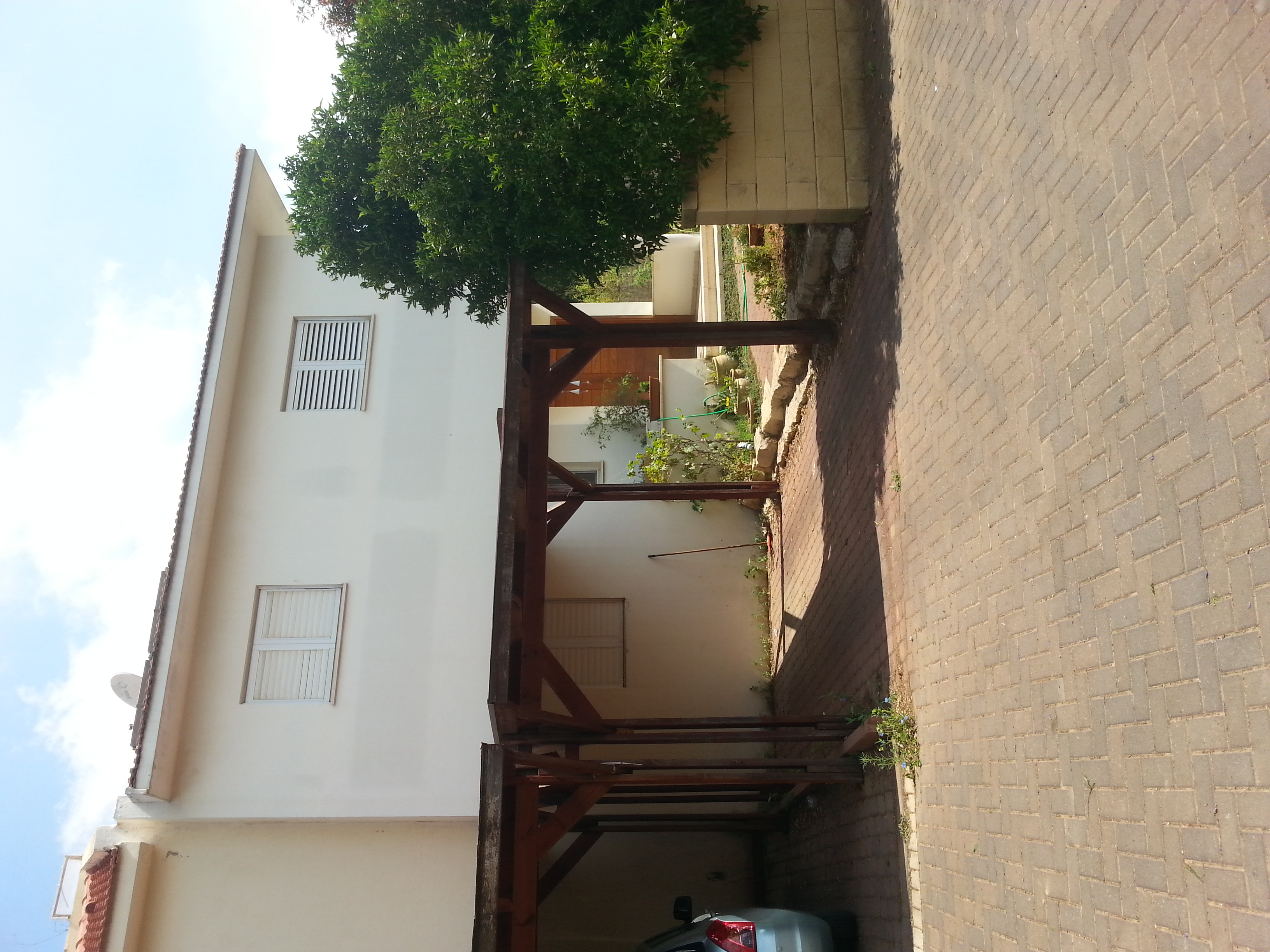 עבודות חוץ טייח צבעוני