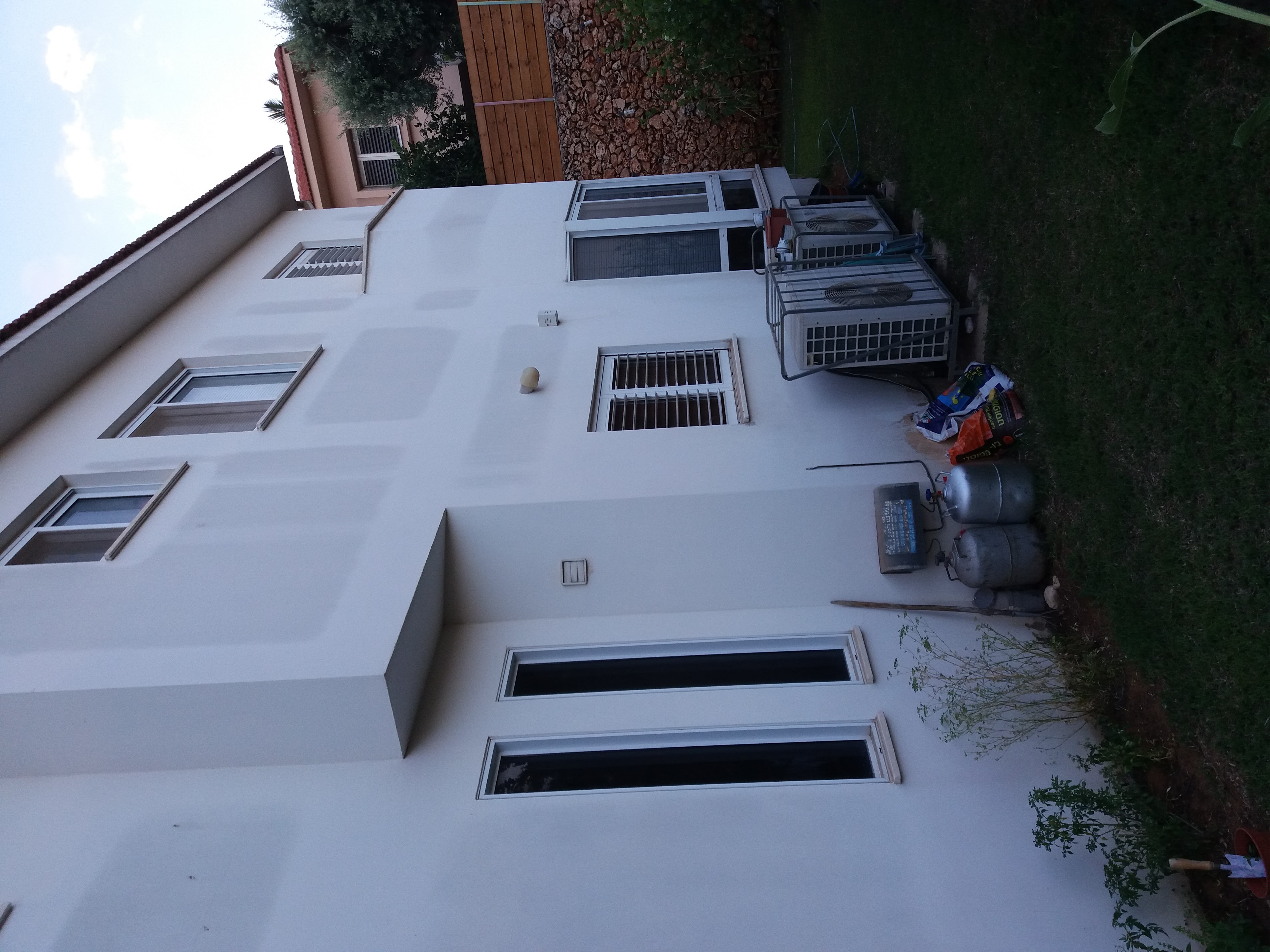 עבודות חוץ טייח צבעוני