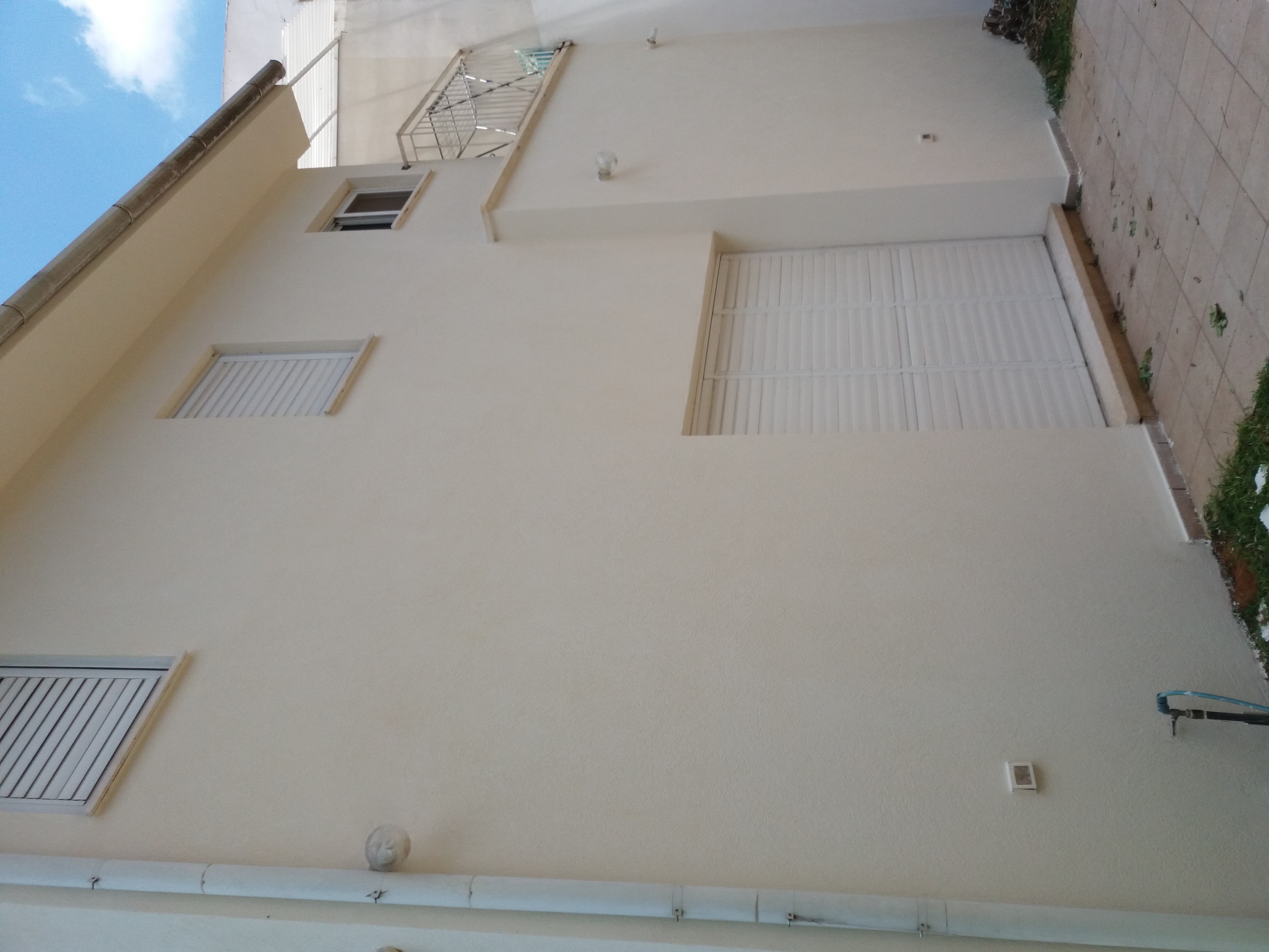 עבודות חוץ טייח צבעוני