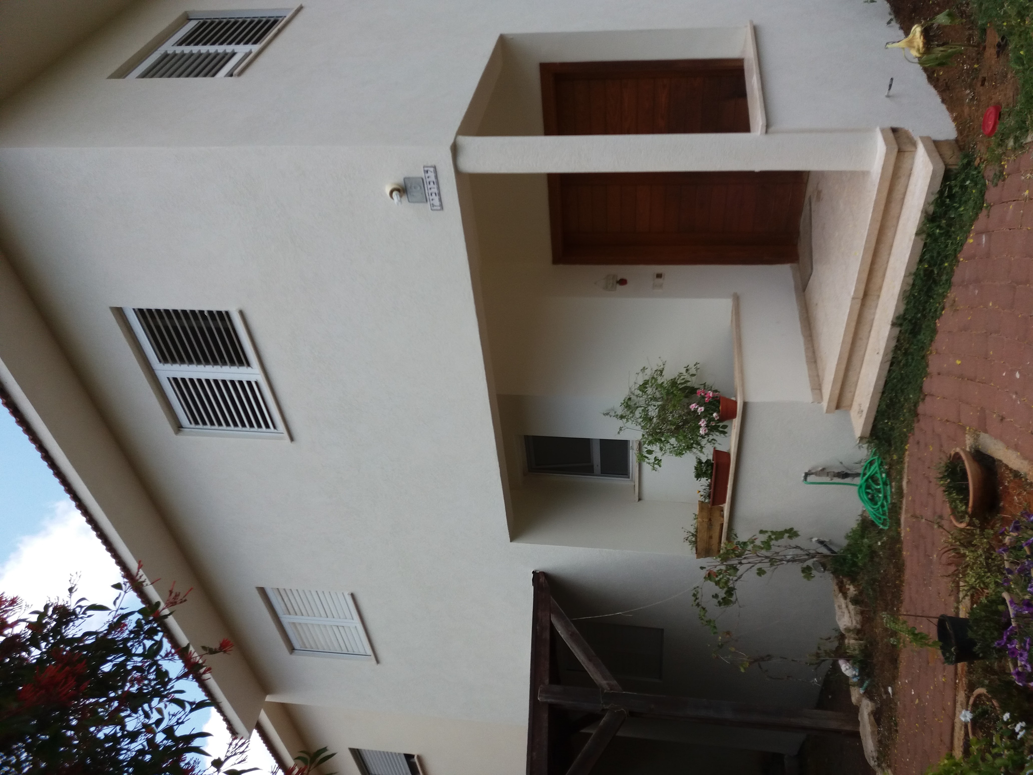 עבודות חוץ טייח צבעוני