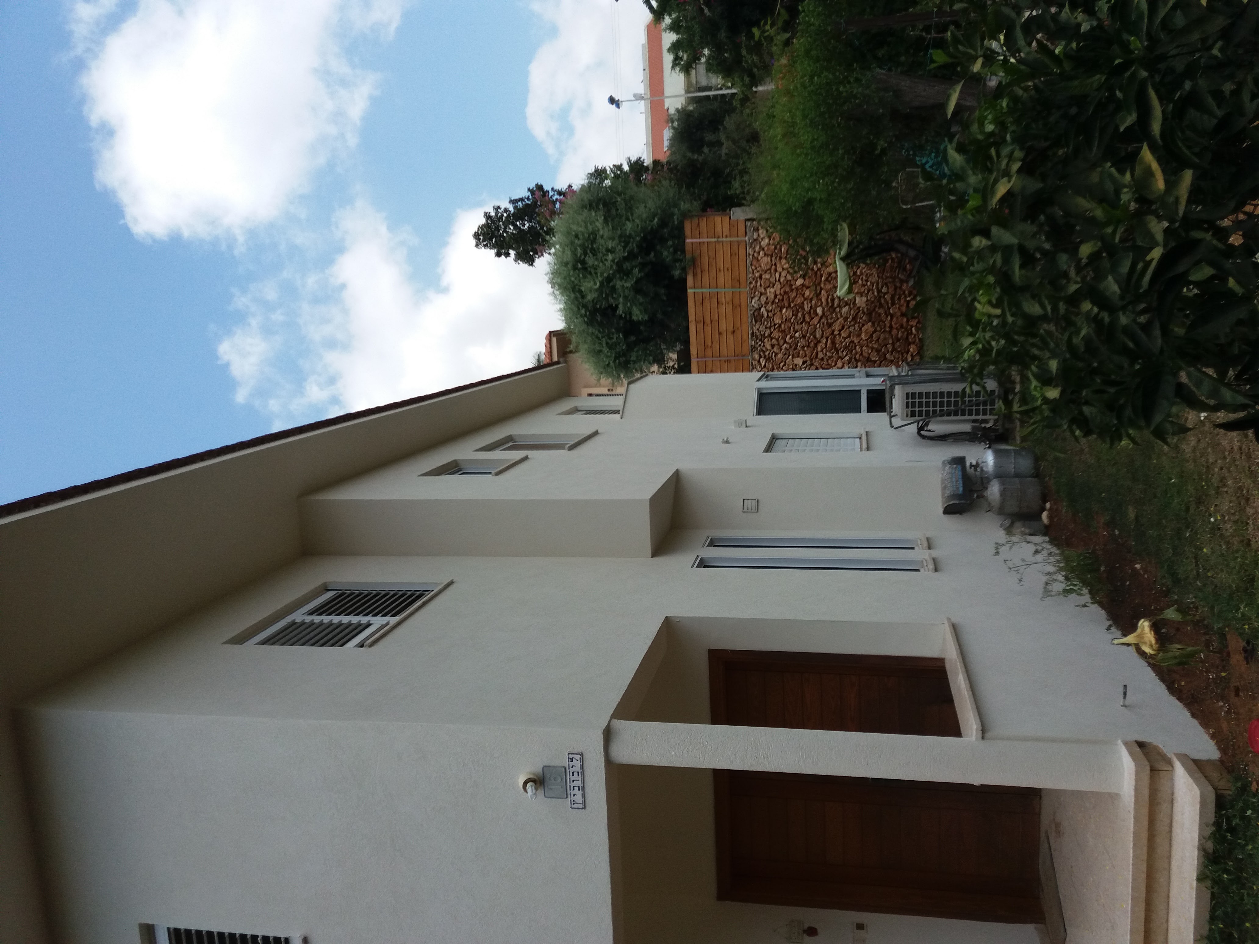 עבודות חוץ טייח צבעוני