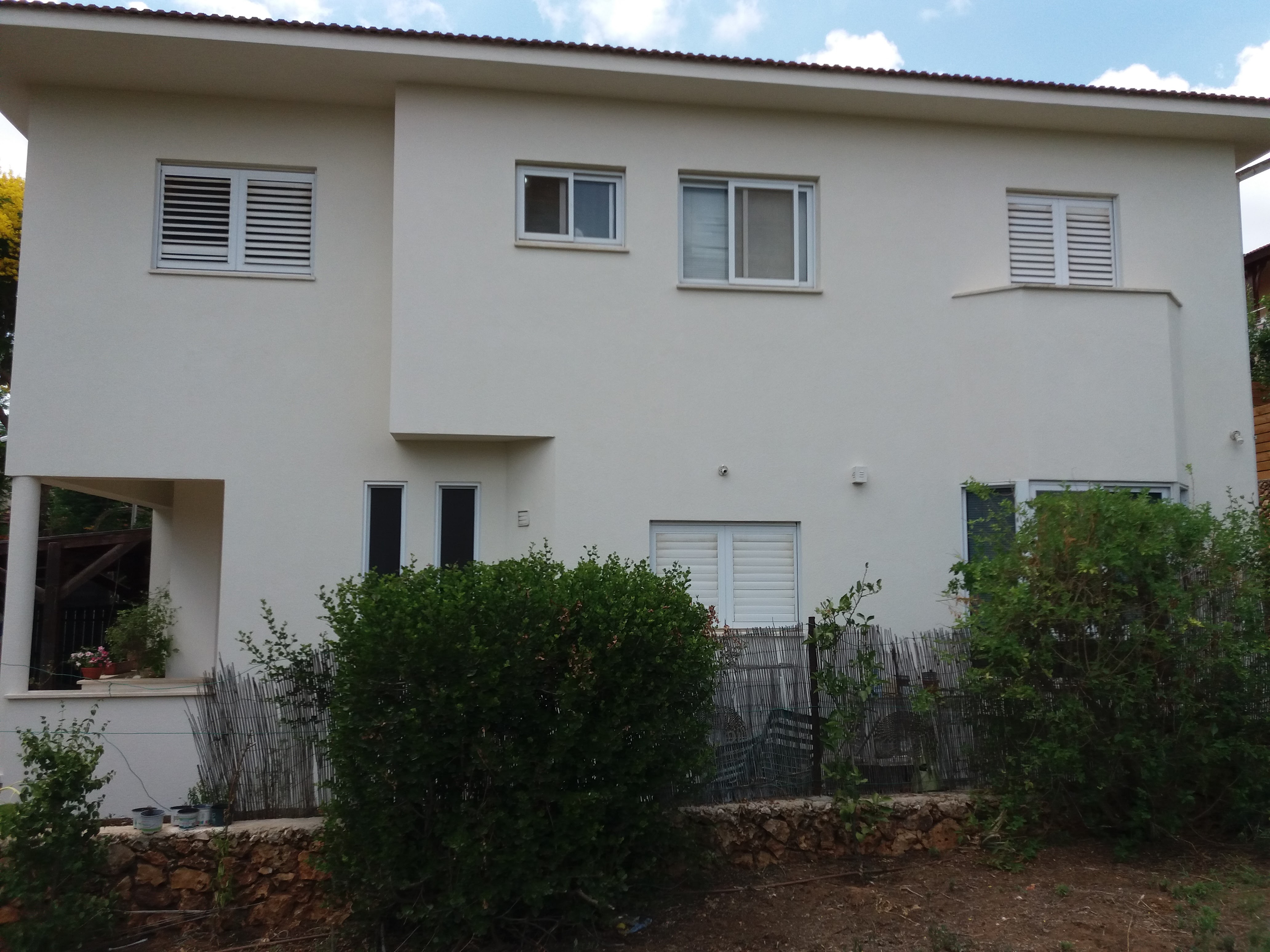 עבודות חוץ טייח צבעוני