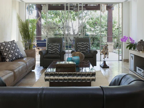 כשהקולוניאלי פגש את האפריקני: עיצוב וילה ברמת השרון