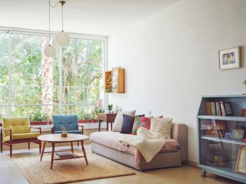 זה התחיל בחרדל וטורקיז: הלבשה לדירה שכורה בתל אביב