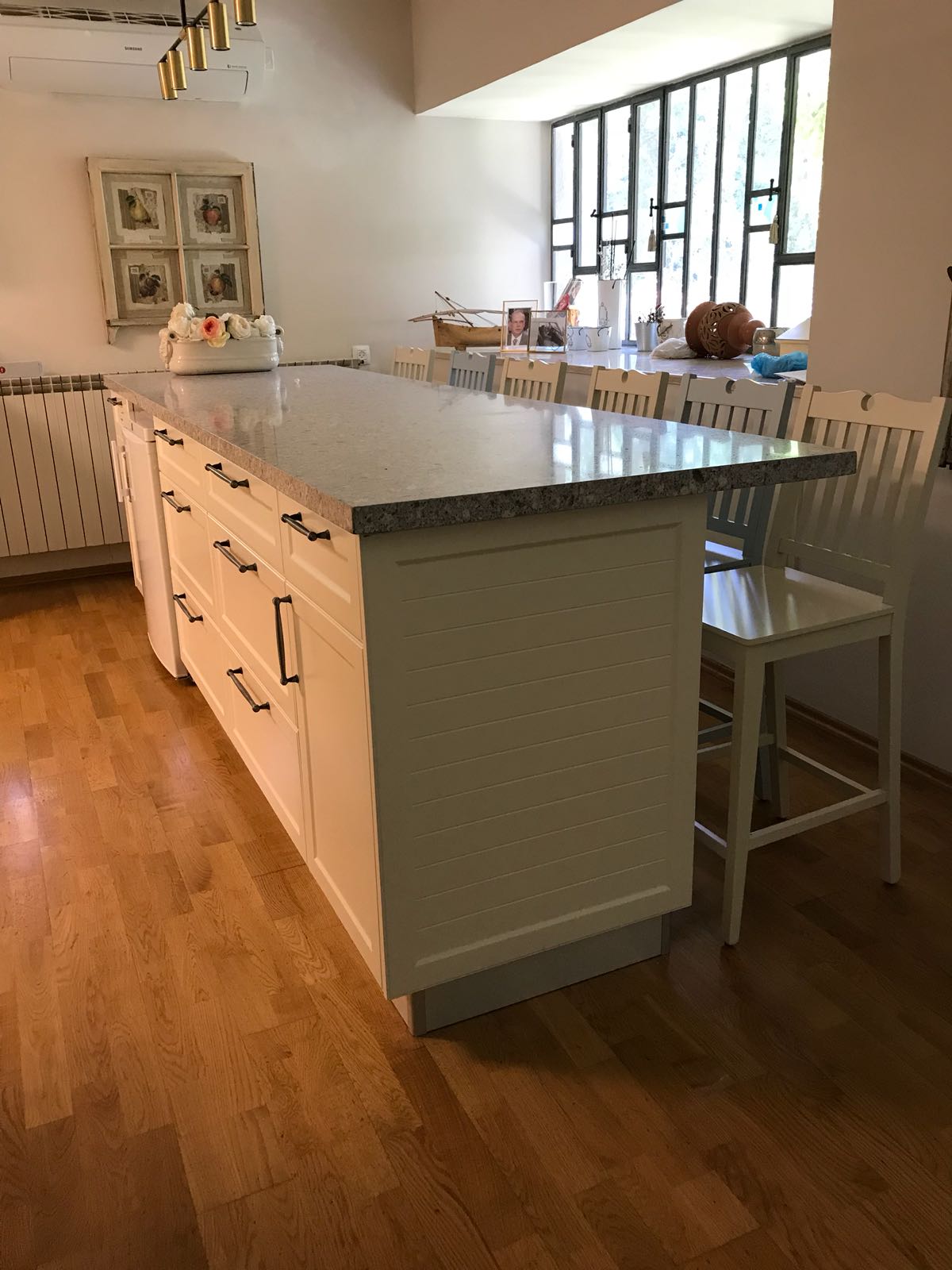 מיטבחים ופינות אוכל