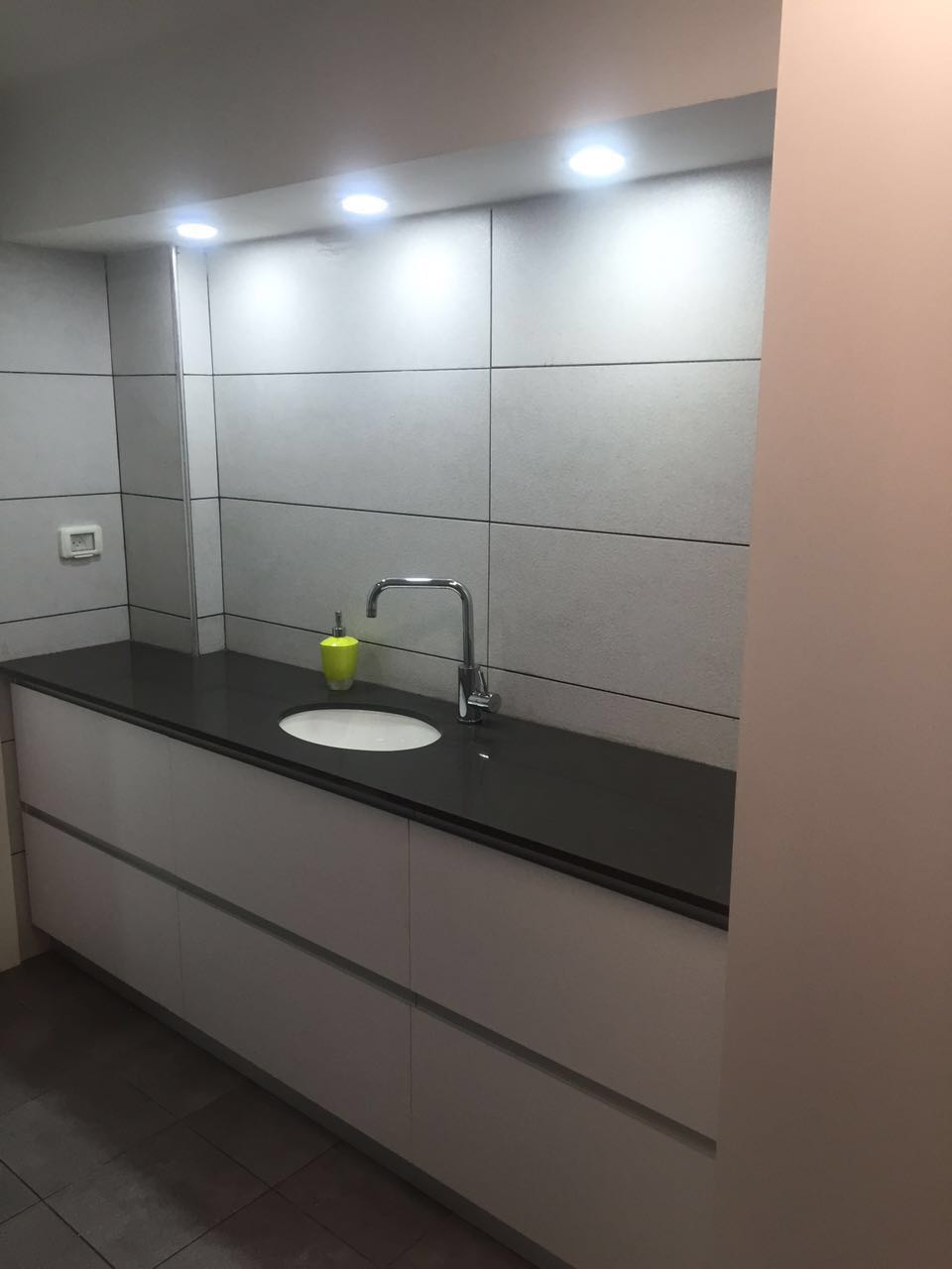 מיטבחים ופינות אוכל