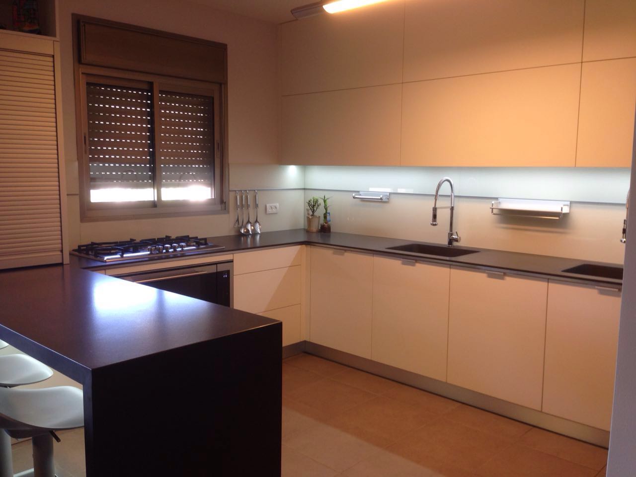 מיטבחים ופינות אוכל