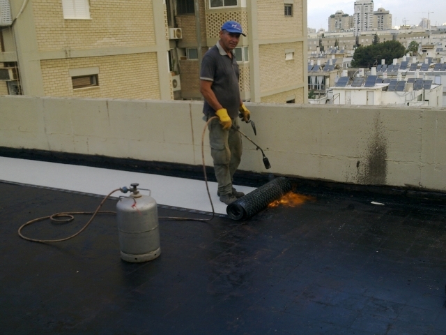 צילום מעבודה של ארז ליפשיץ