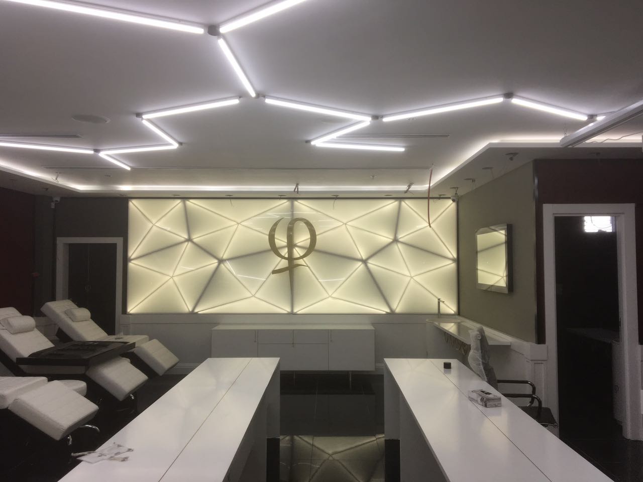 שיפוץ כללי לבית ספר לאיפור קבוע