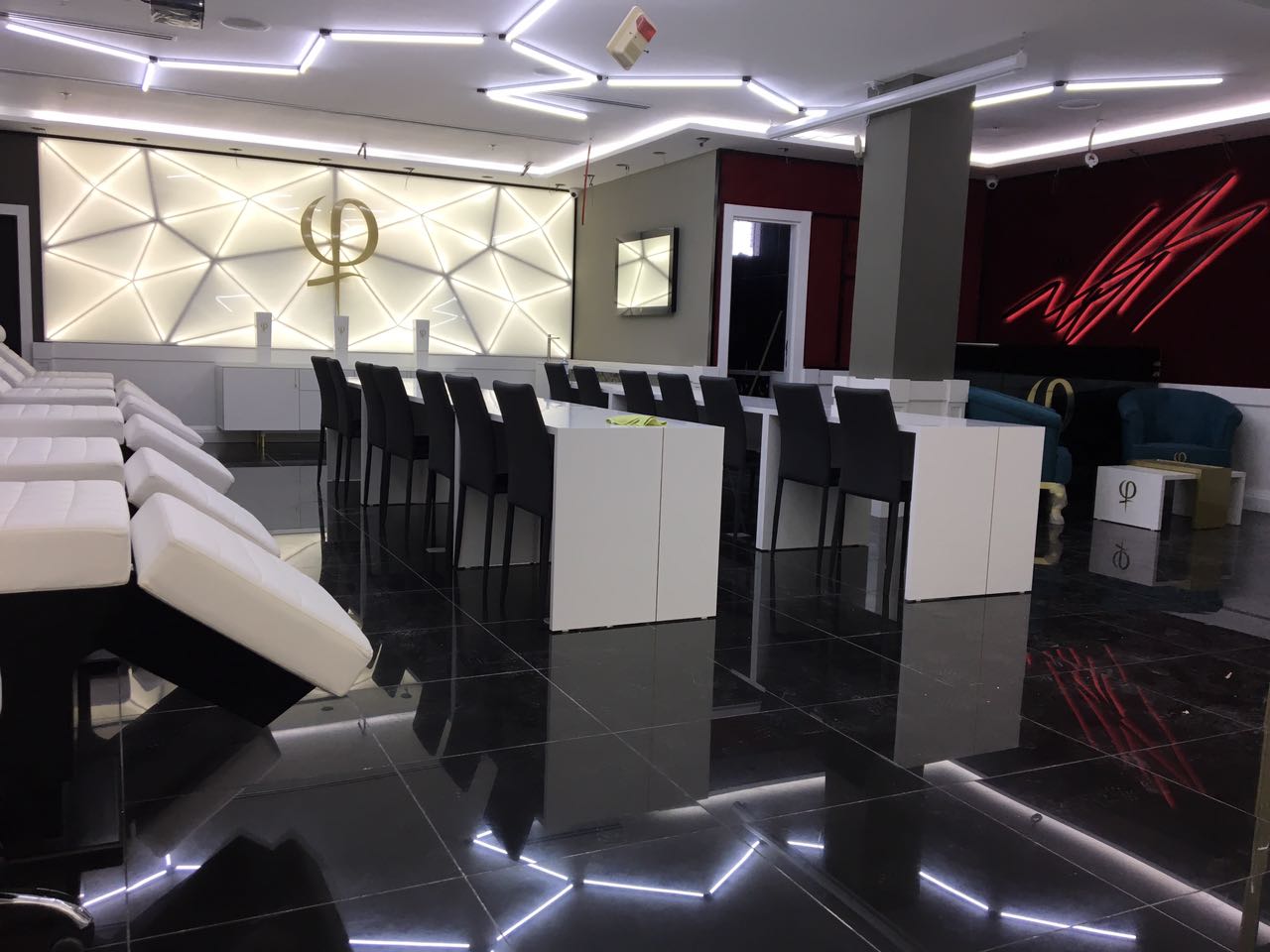 שיפוץ כללי לבית ספר לאיפור קבוע