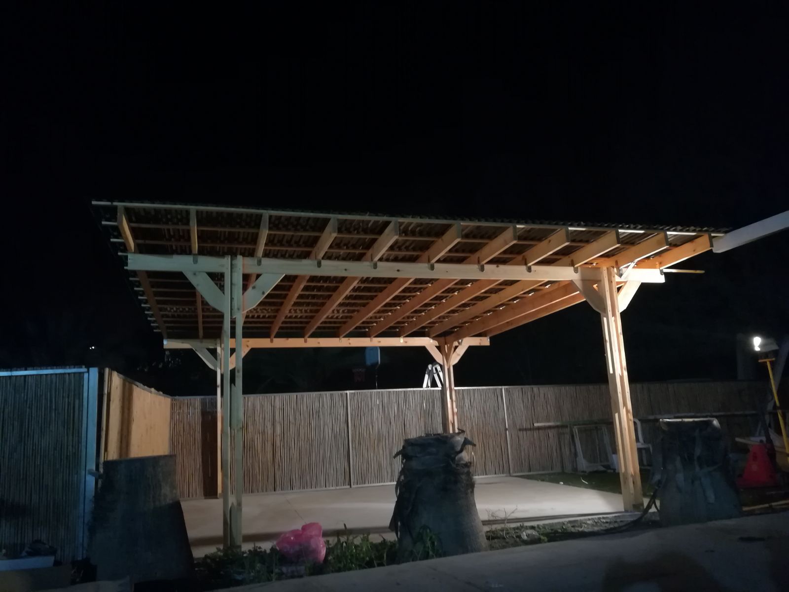 פרגולות ודקים