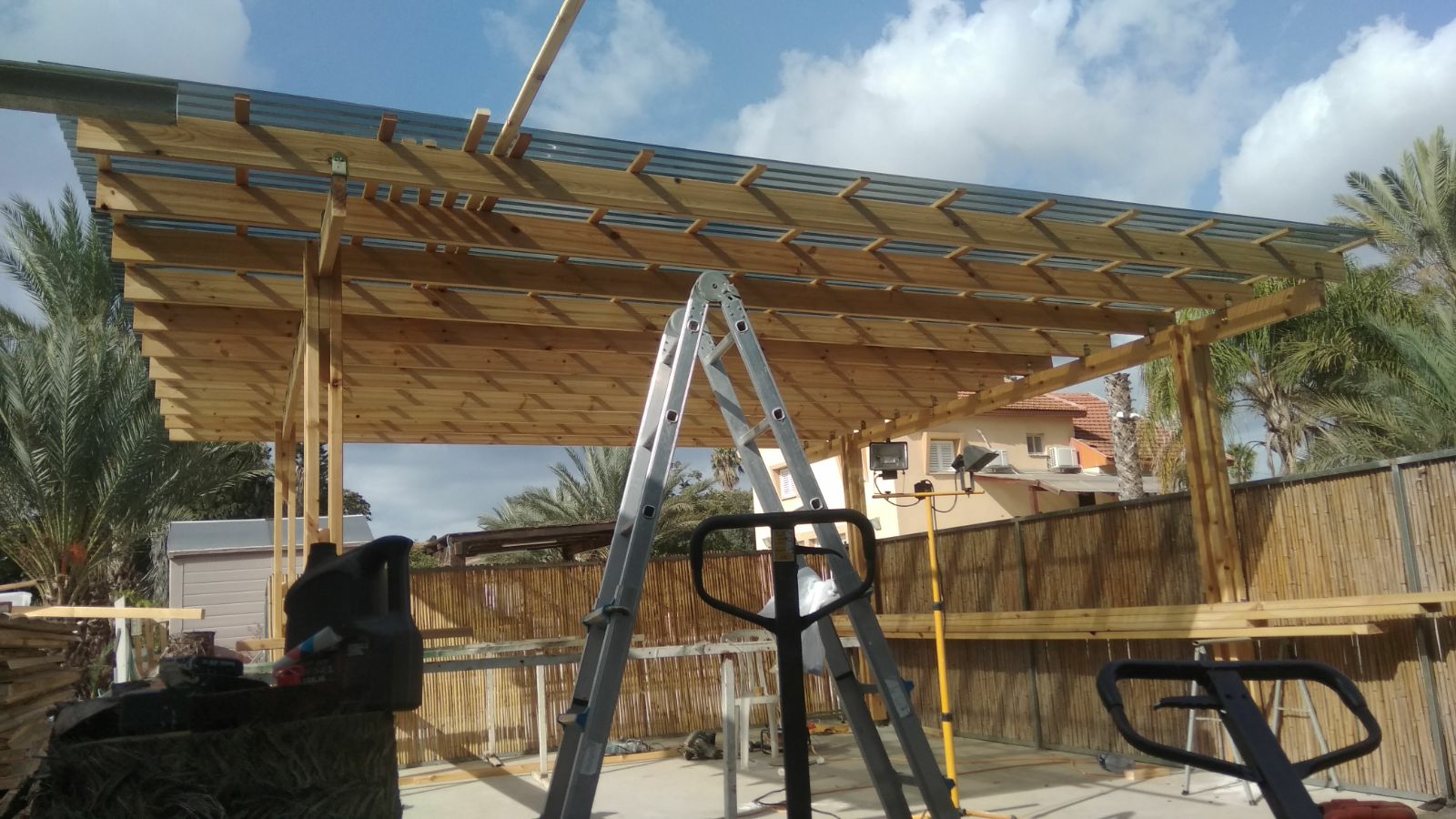 פרגולות ודקים