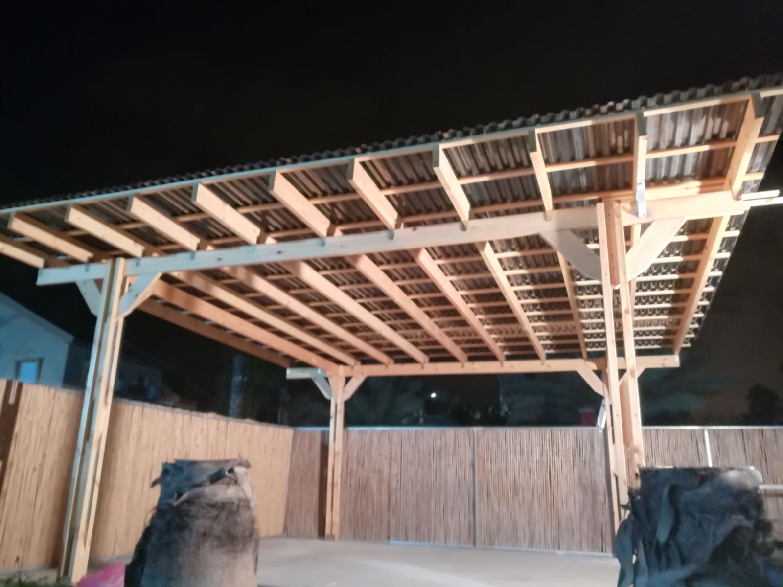 פרגולות ודקים