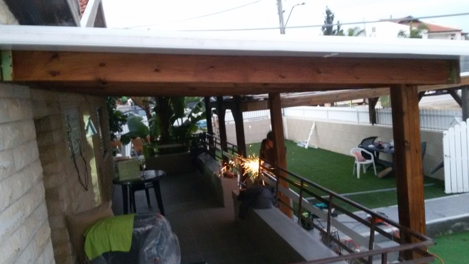 פרגולות ודקים