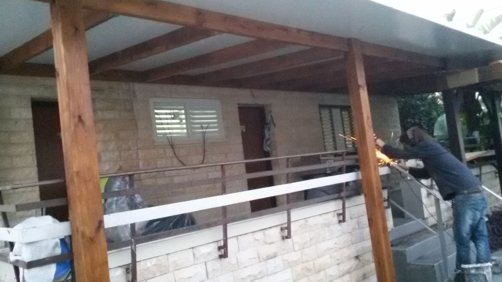 פרגולות ודקים