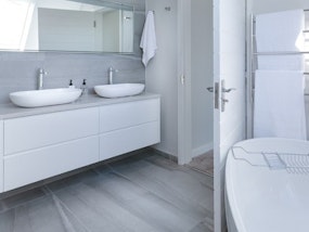 איטום מקלחות ושירותים עם חומרי חברת WINKLER