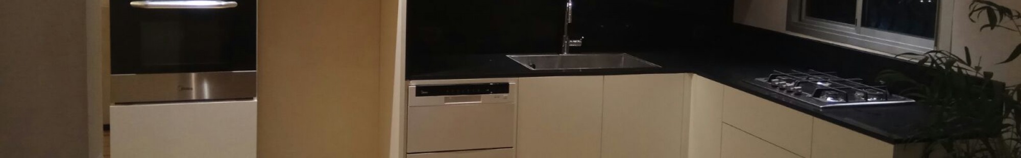 צילום מעבודה של מרדכי אברהם "נגרות בהתאמה אישית"