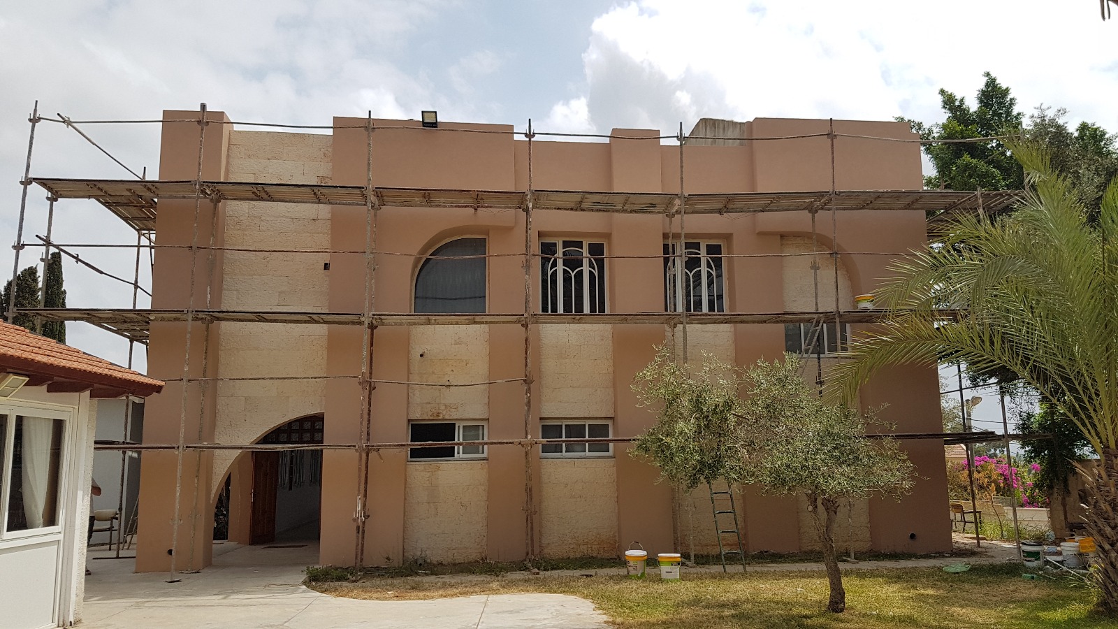 שיפוץ חיצוני לבתים פרטיים, בניינים ומבנים ציבוריים