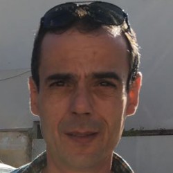 אלכס מינרובסקי - מתקין דקים ופרגולות , תמונת פנים