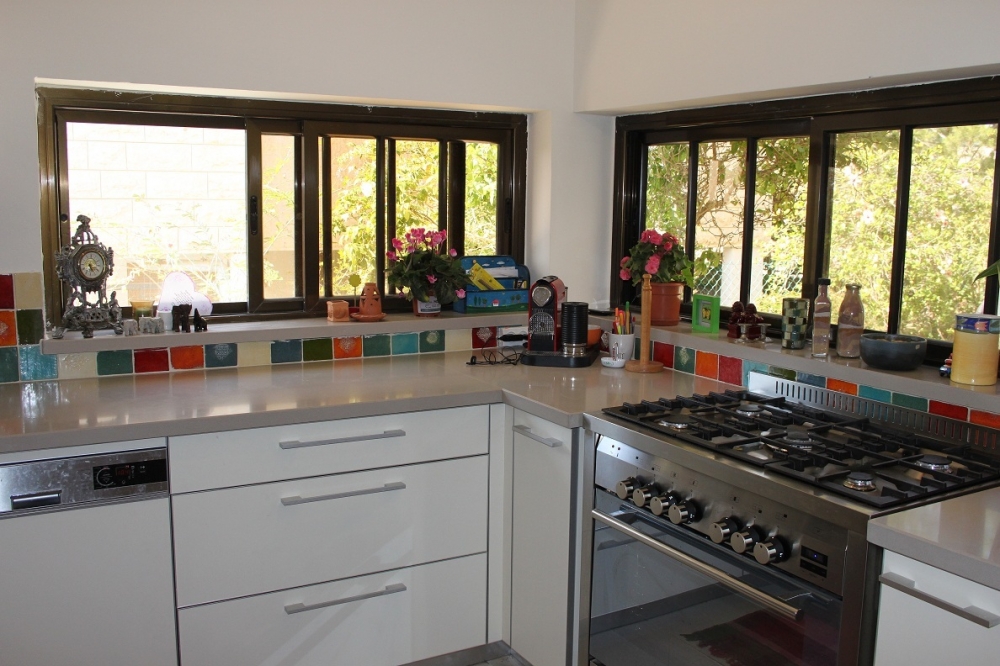 שיפוץ בית בלהבים