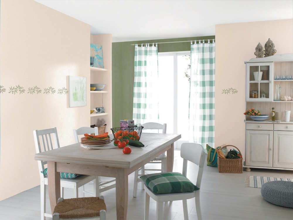 פינת אוכל בהירה