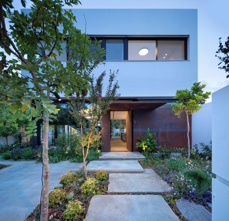 פ×××ת ×××× ×××××§