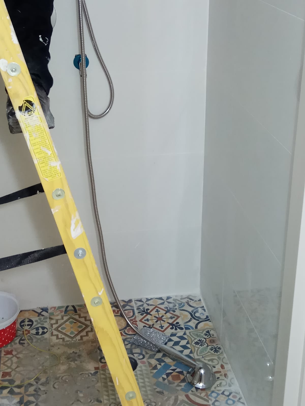עבודות אינסטלציה וחשמל