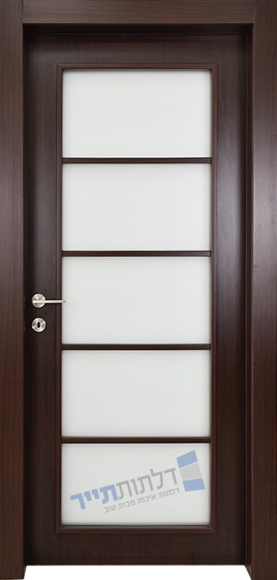 צילום מעבודה של דלתות תייר