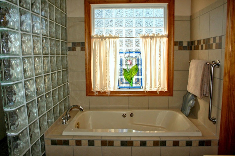 ×××××× ××××××××