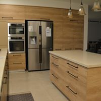 מטבחים בגווני חום אגוז