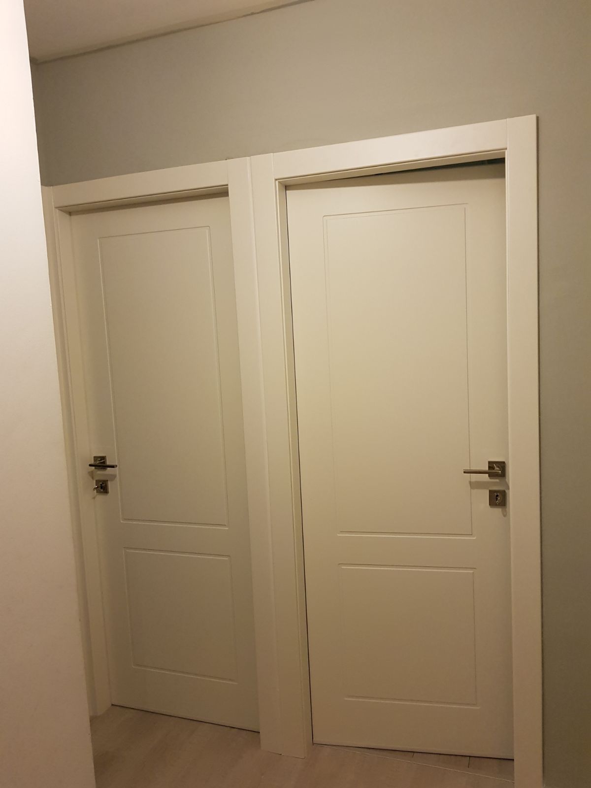 פרקטים, דקים, דשא סינטטי, דלתות, וילונות, טפטים