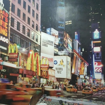 הדבקת טפטים בבית פרטי