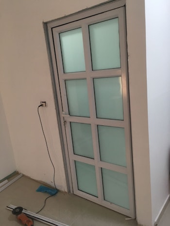 דלתות אלומיניום