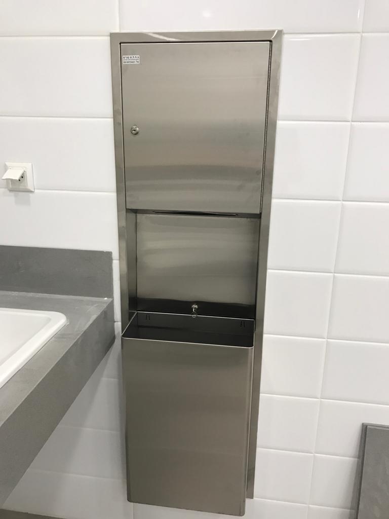 שיפוץ שירותים ציבורים