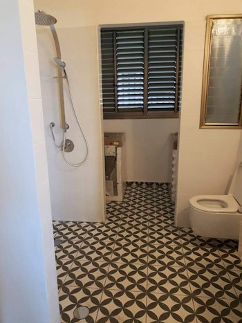 שיפוץ חדר אמבטיה ושירותים קומפלט