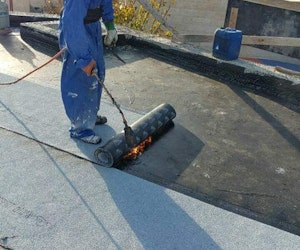 צילום מעבודה של שחר בן עמי