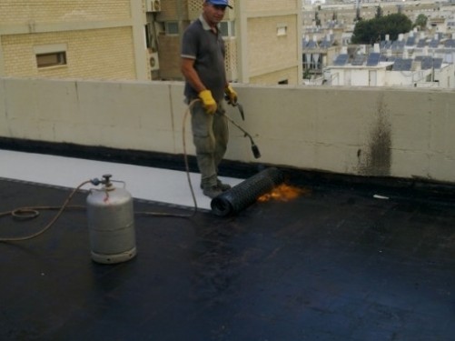 יריעות ביטומניות: המדריך המלא
