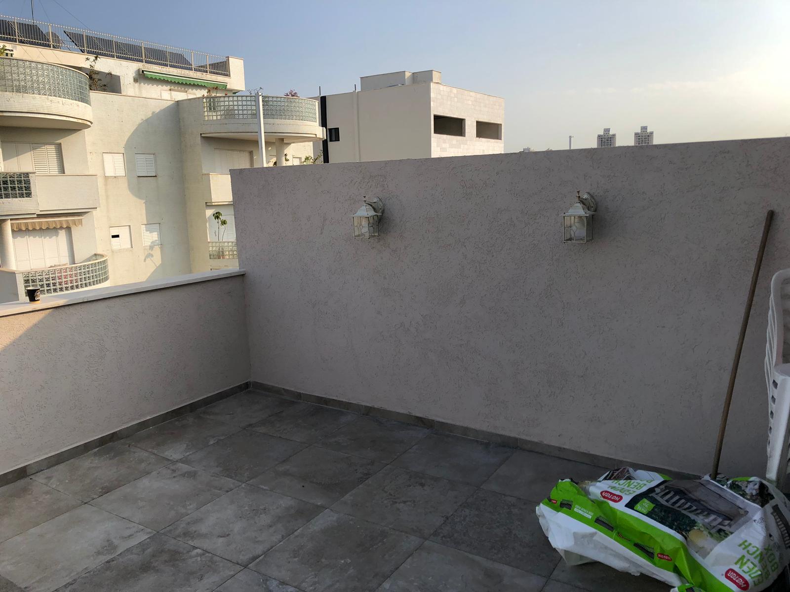 תוספת בניה שני חדרים על גג